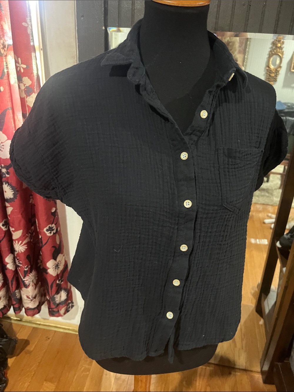 HYFVE Black Button-Front Short Sleeve Shirt